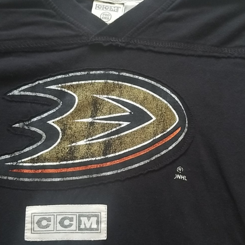 NHL Anaheim Ducks Long Sleeved Jersey Tee by CCM - Picture 5 of 13